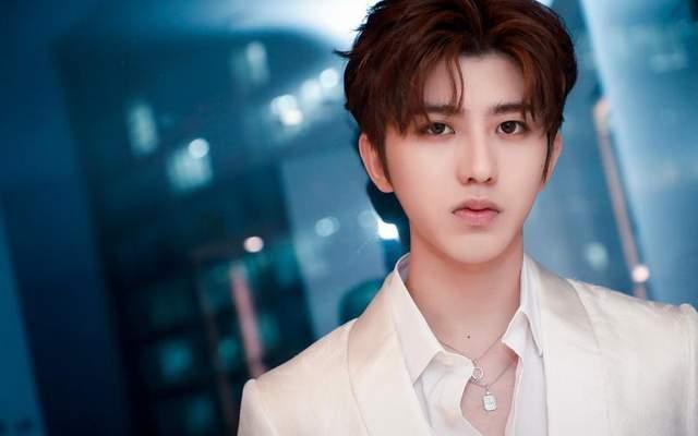 蔡徐坤闺蜜爆料视频合集,揭秘明星私生活背后的真相  第2张